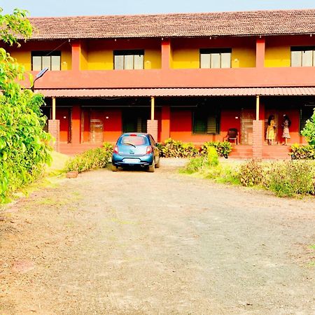 The Lighthouse Beach Resort Dāpoli Exterior foto