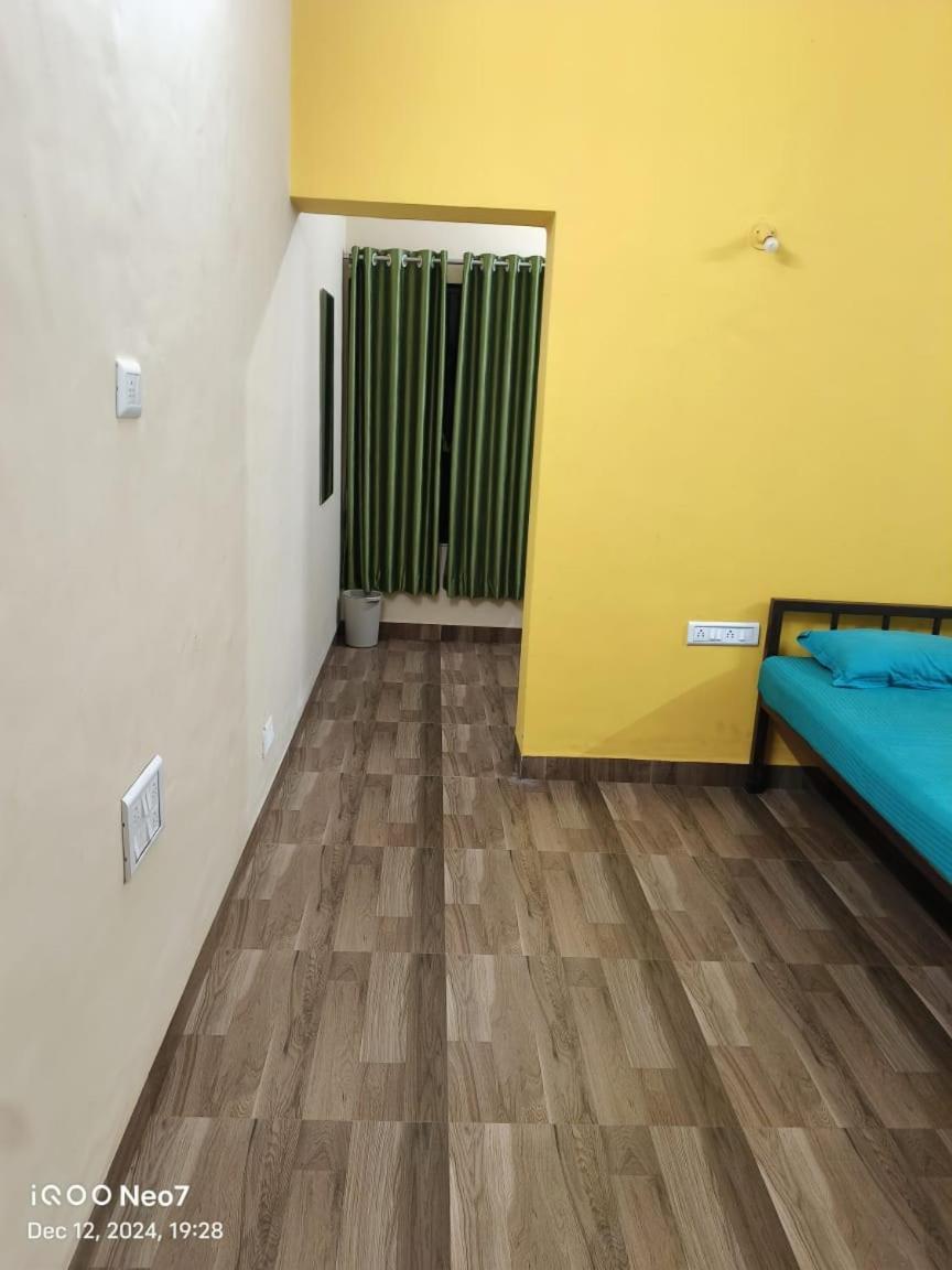 The Lighthouse Beach Resort Dāpoli Exterior foto